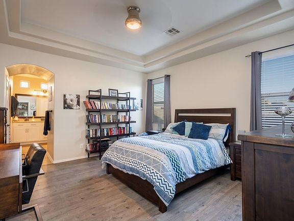 5th image of 1088 Jade Hill Ave