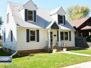 1407 Waverly Pl, Joliet, IL 60435