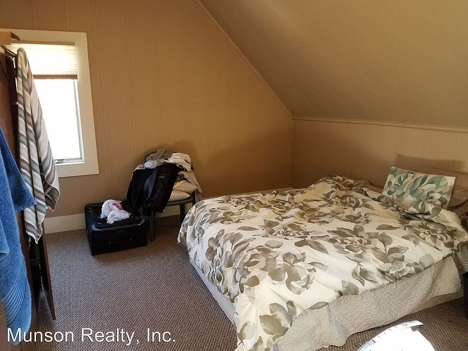 2nd image of 319 23rd St N