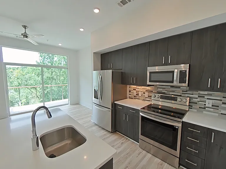 2441 Campus Shore Dr #307 — Photo 2