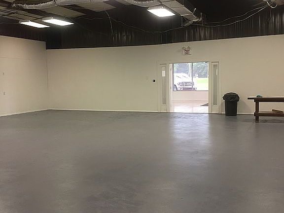 2nd image of 341 Cave Run Lake Rd