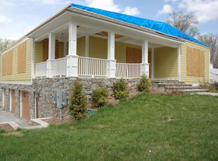 2142 Haycock Rd, Falls Church, VA 22043