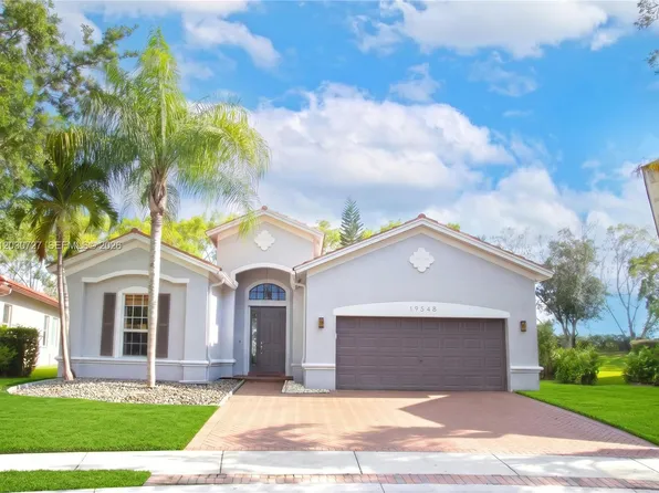 19548 S Whitewater Ave, Weston, FL 33332