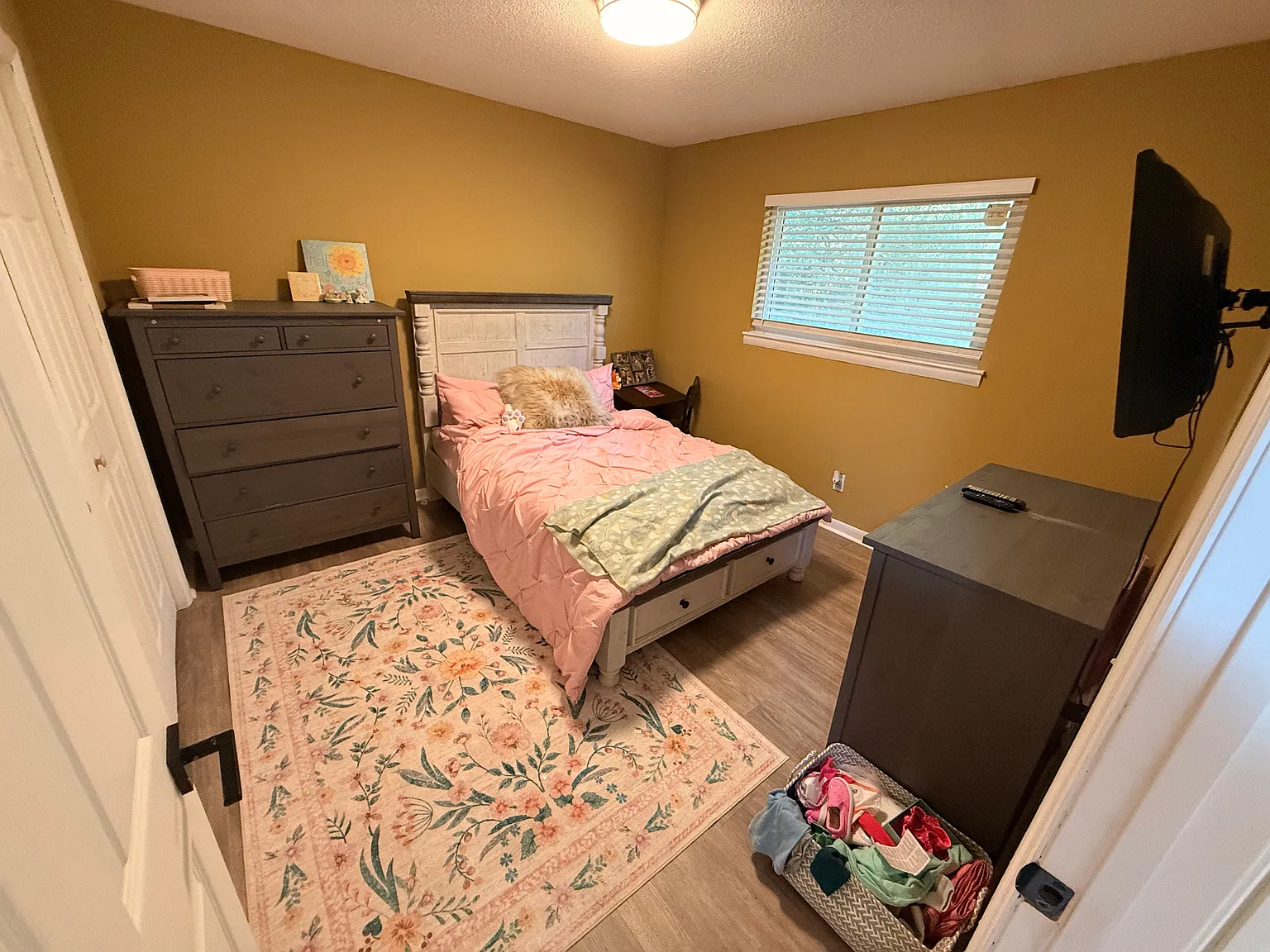 2 bed, 900 sqft, $1,350 — Photo 4