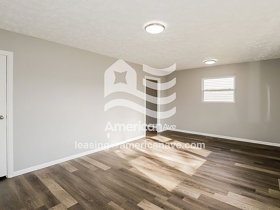 1335767_002_wm_-_living_room_13381231.jpg