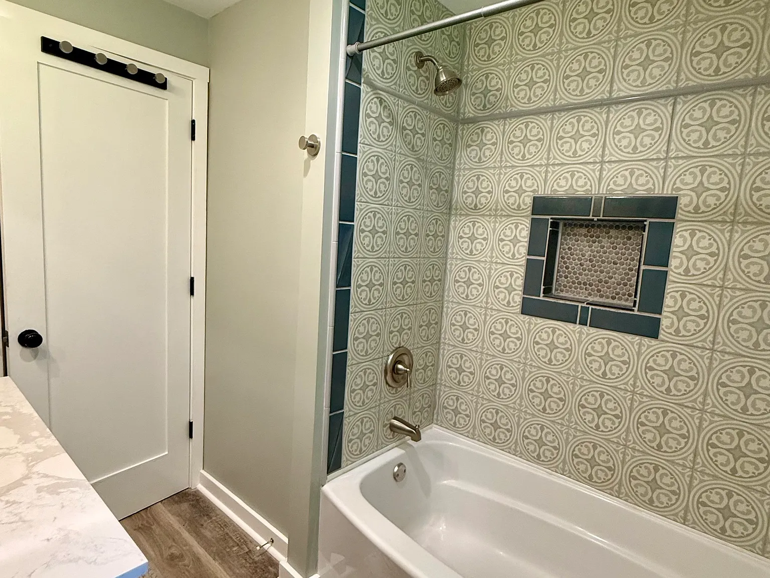 2 bed, 1.0 bath, 720 sqft, $2,500 — Photo 4