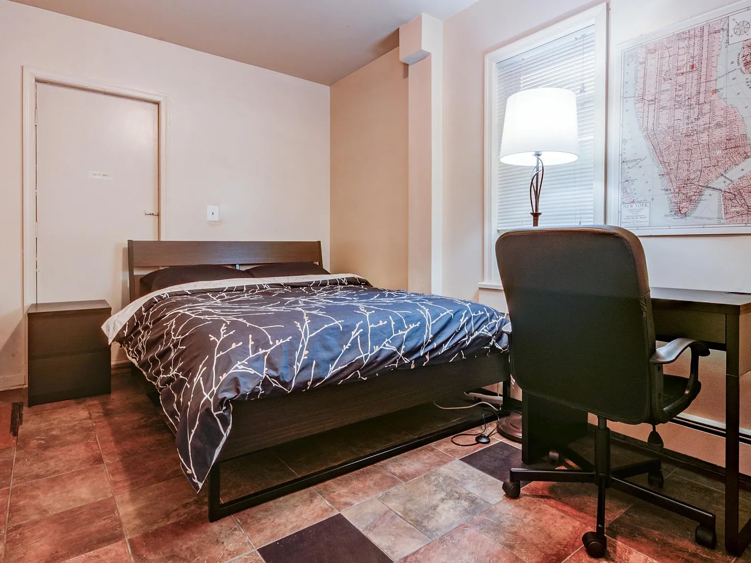 4 bed, 1000 sqft, $2,899 — Photo 4