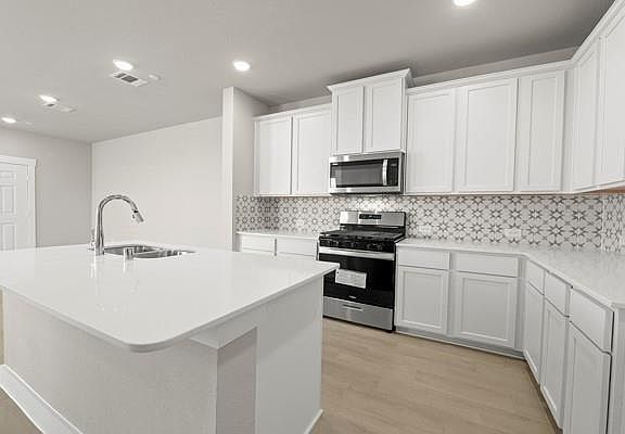 4th image of 2738 Mariposa Creek Dr