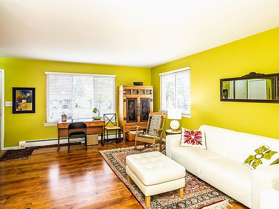 2nd image of 25156 Franklin Ter