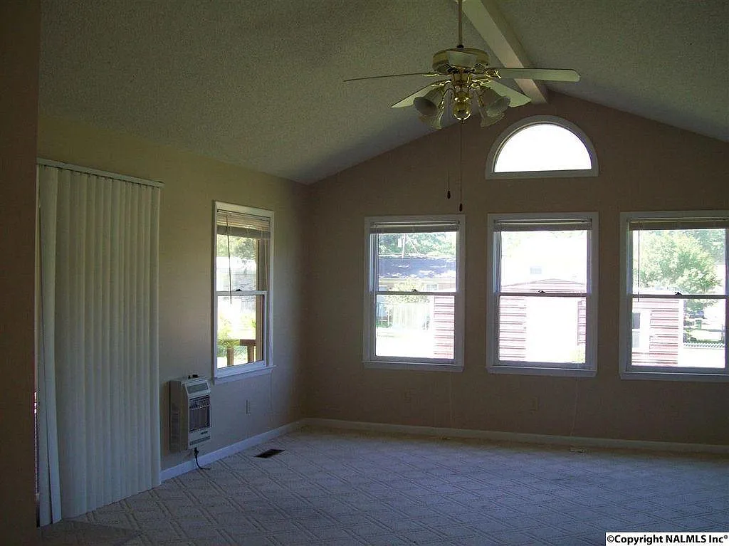 11318 Crestfield Dr SE — Photo 4