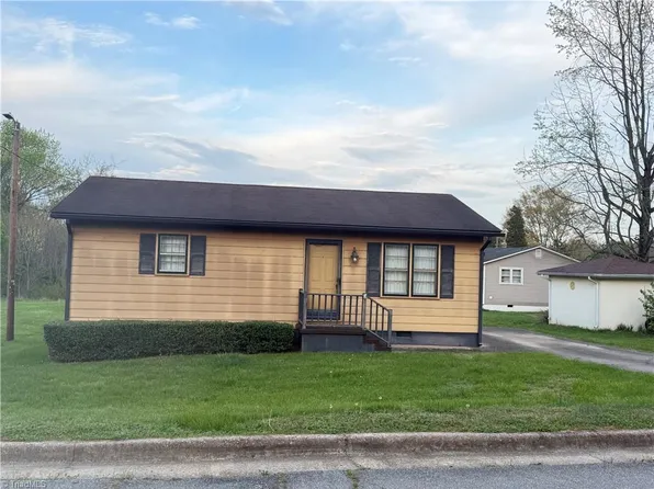 124 S Byrd St, Eden, NC 27288