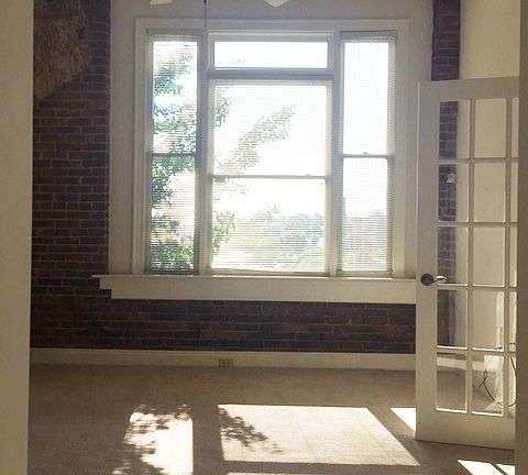 4th image of 310 S Elm St APT A