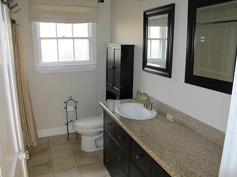 1221 Aurora St — Photo 11
