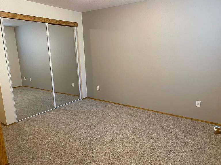 The Heights Apartments — Photo 36