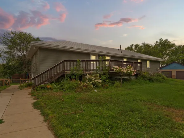 616 1st St N, Montgomery, MN 56069
