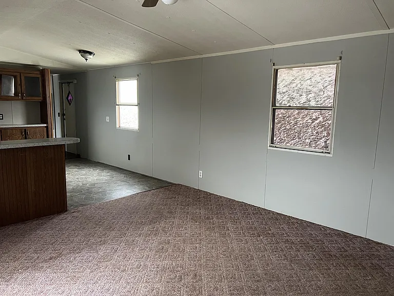 185 Middle Ave — Photo 4