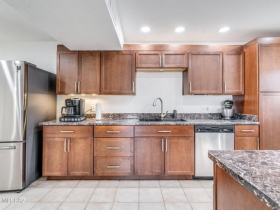 5th image of 3031 W Idaho St