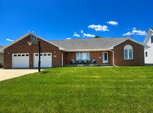 406 7th Ave NE, Farley, IA 52046