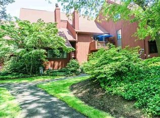 417 Egret Ln, Secaucus, NJ 07094