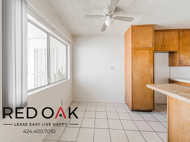 16515 Victory Blvd #6 — Photo 11