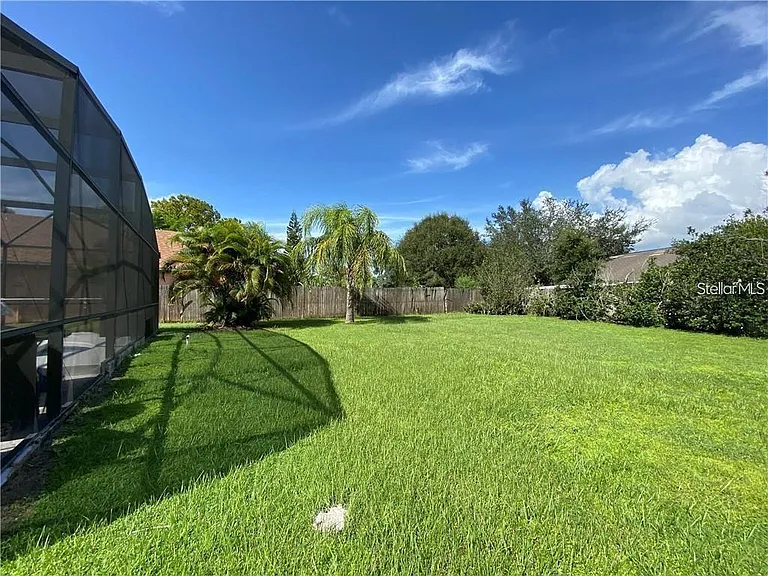 2476 Shelby Cir — Photo 19