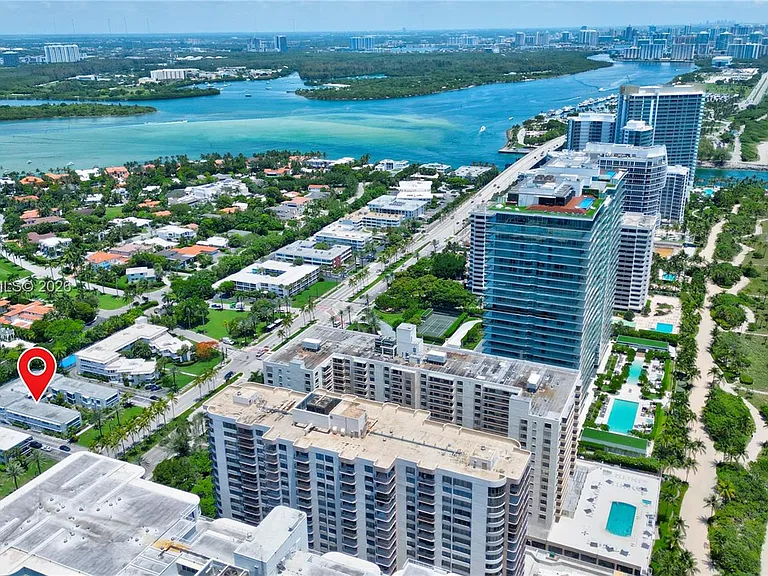 10178 Collins Ave #107 — Photo 39
