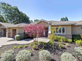 11 Candlelight Ln, Lafayette, CA 94549