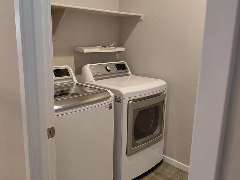 715 N Sparrow Dr — Photo 30