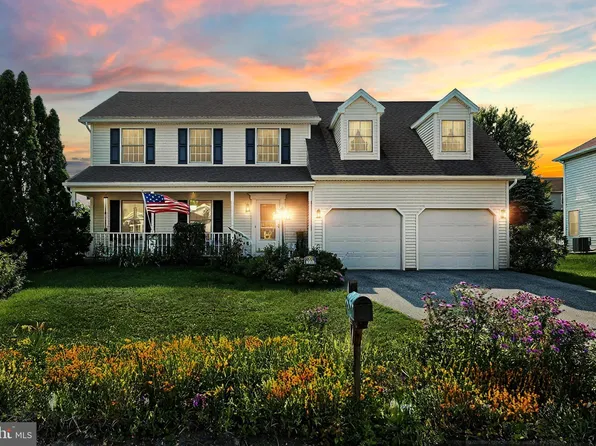 2716 Sparrow Dr, York, PA 17408