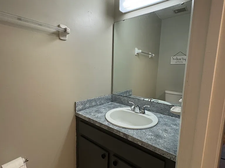 4411 SW 34th St #301 — Photo 11