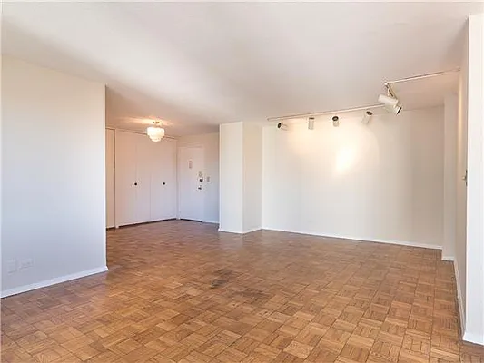 Sold by Exclusive Properties Sotheby's International Realty | media 33