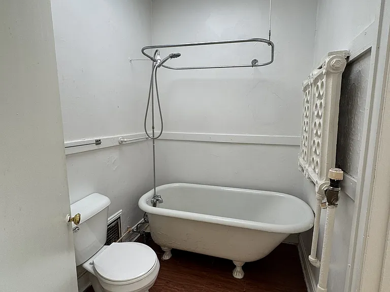 514 1/2 E 4th St #D — Photo 6