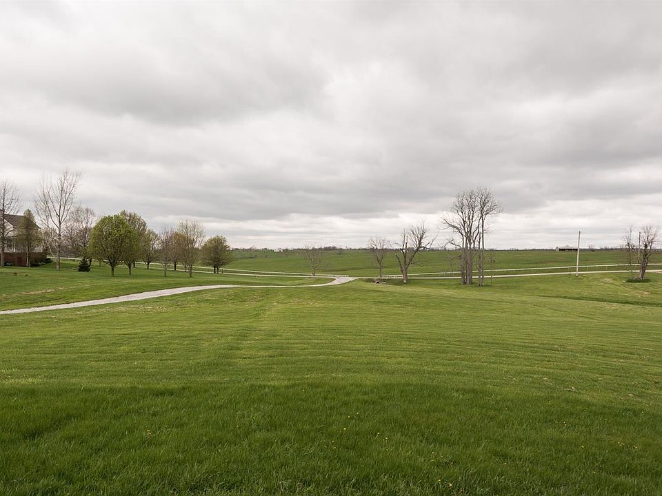 2nd image of 1241 Leesburg Pike