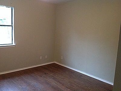 3rd image of 6404 Auburn Dr