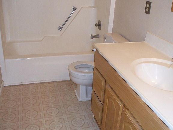 3rd image of 6093 Porter Ave
