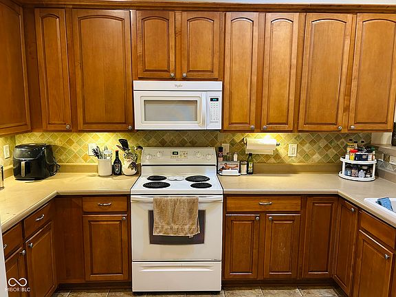 4th image of 4871 Franklin Villas Dr