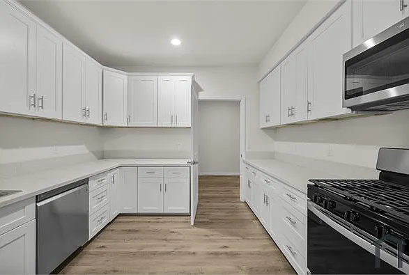 13853 Victory Blvd #107 — Photo 9