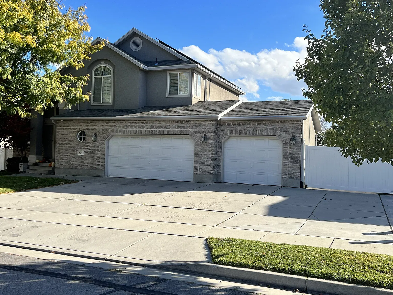 4 bed, 3.5 bath, 2839 sqft, $3,000 — Photo 1