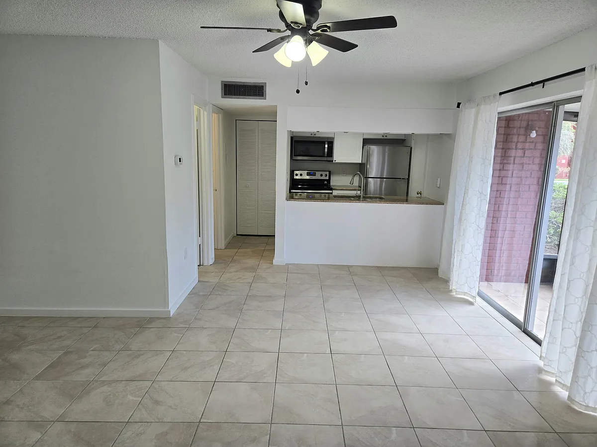Building Photo - 1055 82nd Ter N #D