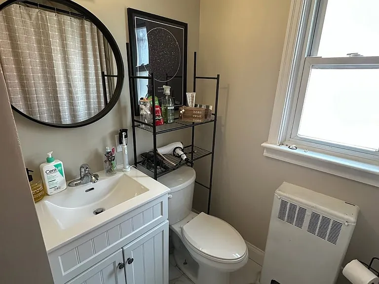 855 Simcoe St N #2 — Photo 3