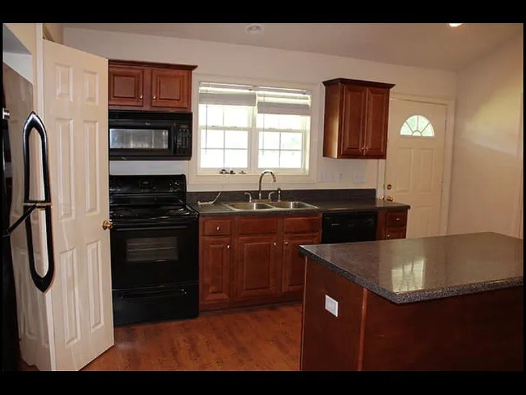 807 W Longleaf Dr #50 — Photo 2