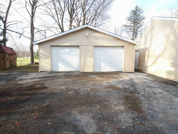 4th image of 732 Shady Ln