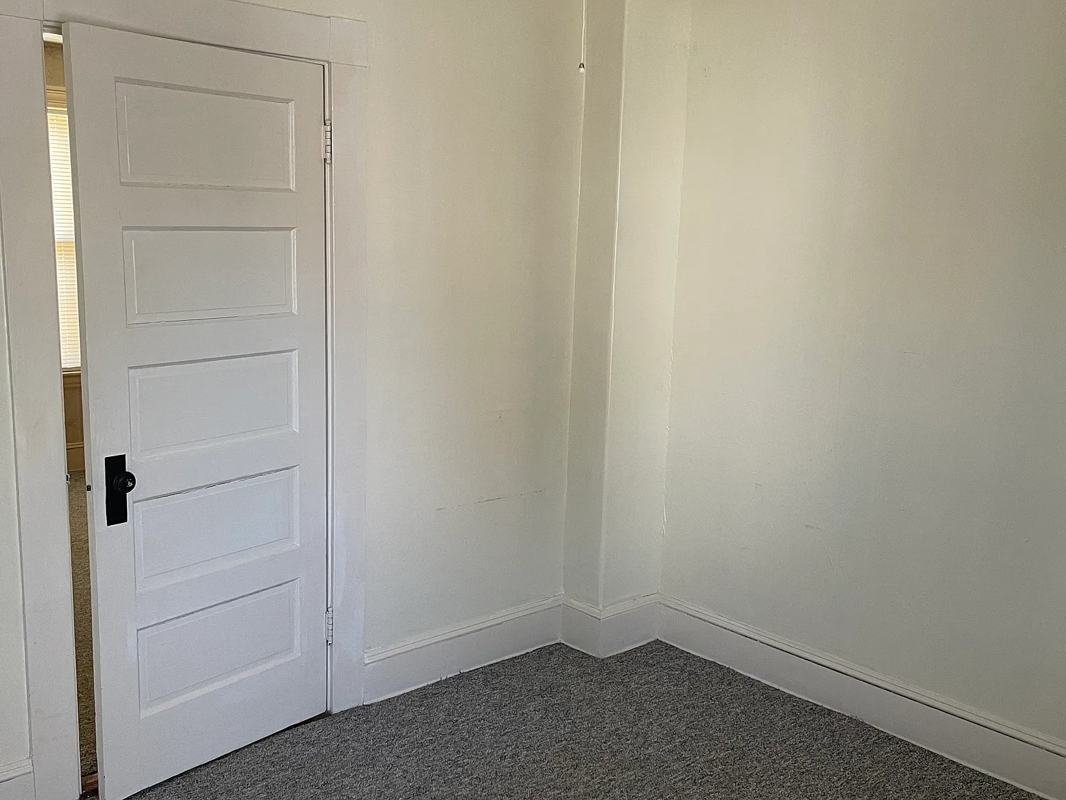 2 bed, 1100 sqft, $2,100 — Photo 2