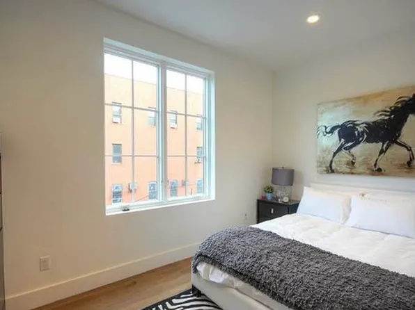 75 Ralph Avenue image 2 of 8