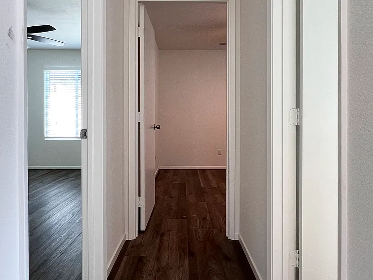 Florida Street Apartments — Photo 44