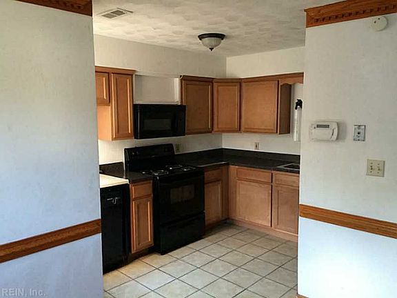 2nd image of 229 W 36th St #B
