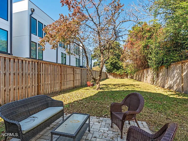 305 Harnett St — Photo 37