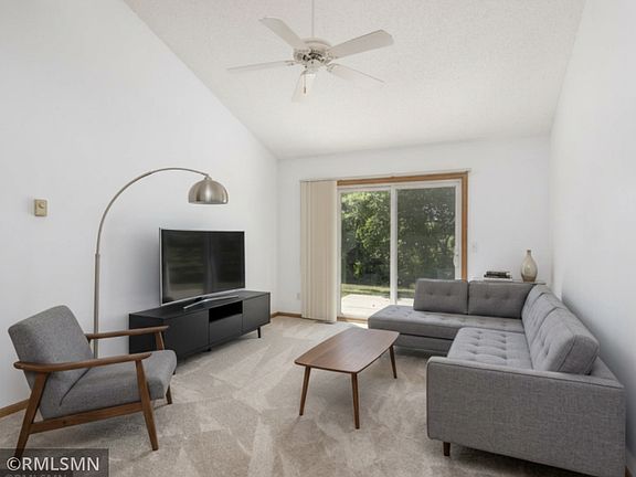 3rd image of 518 Devonshire Dr