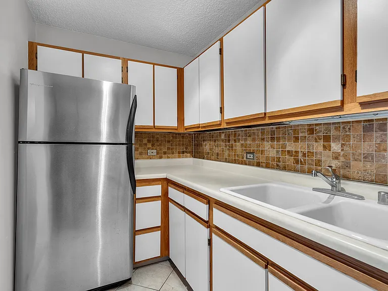 1122 N Clark St #1710 — Photo 10