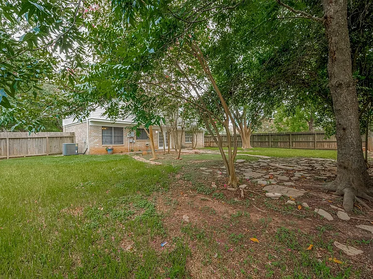 3610 Bee Bayou Ln — Photo 40